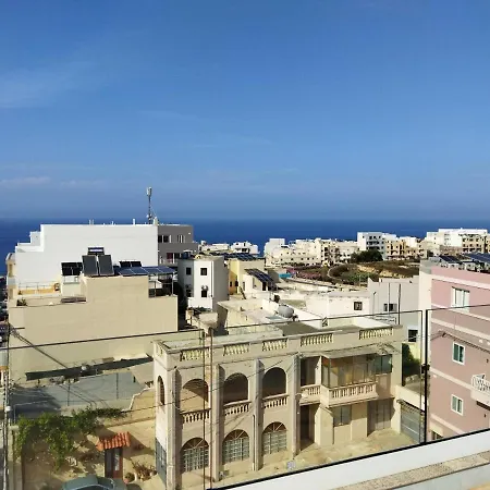 Duplex Penthouse With Swimming Pool דירה *
