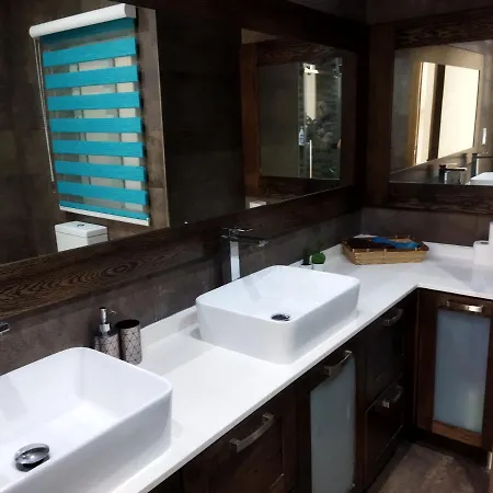 Duplex Penthouse With Swimming Pool アパート Xgħajra