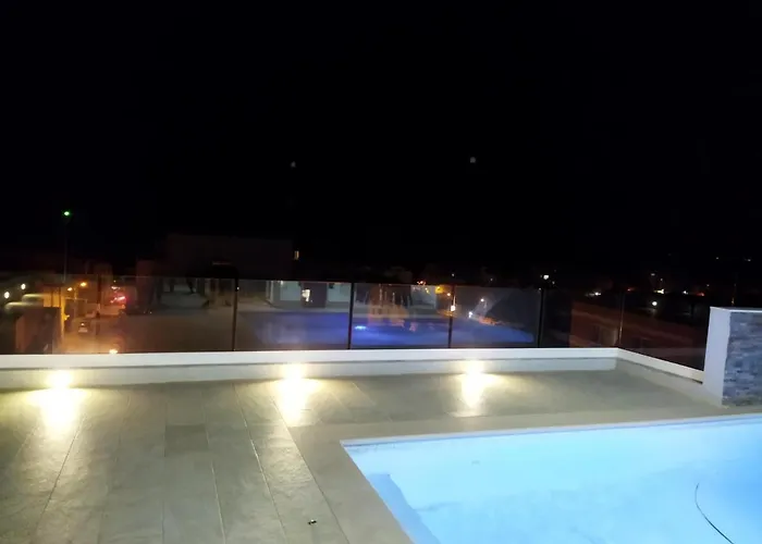 아파트 Duplex Penthouse With Swimming Pool